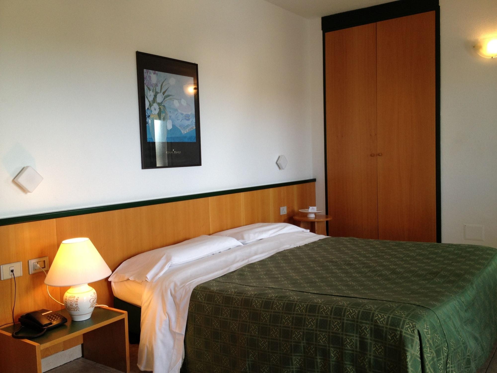 Hotel Ambrosio La Corte 올비아 외부 사진