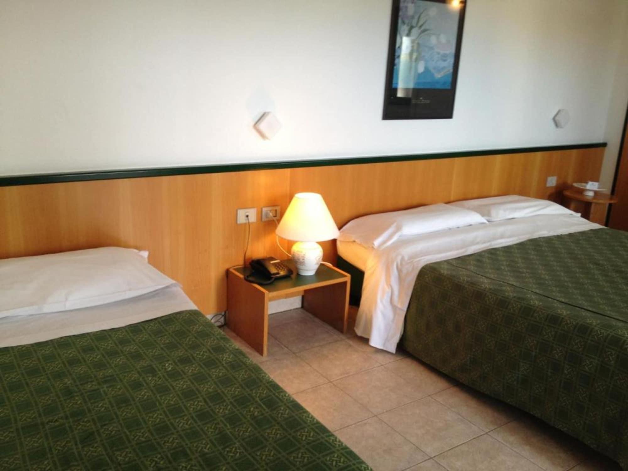 Hotel Ambrosio La Corte 올비아 외부 사진