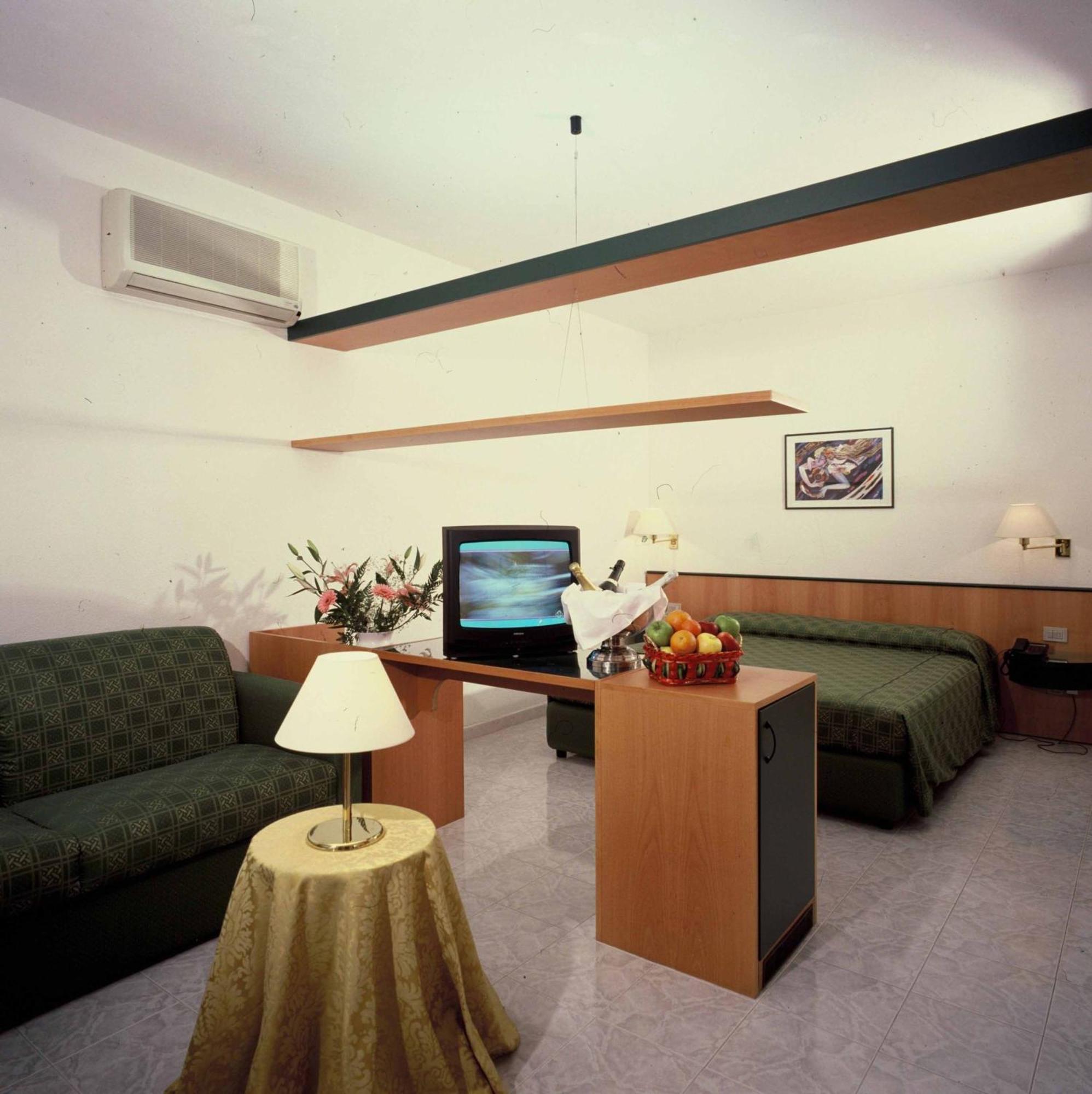 Hotel Ambrosio La Corte 올비아 외부 사진
